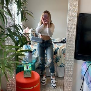 Distressed Cropped Straight Leg Jeans 🍦